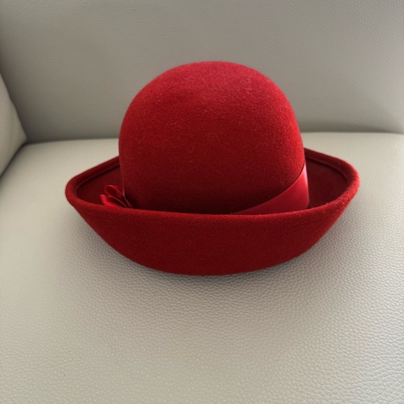 Wilson & Stafford Hatmakers Vintage Red Felt Brimmed Cloche Women's Hat - Picture 4 of 9